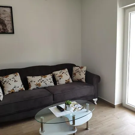 Modern & Bright, 150 M From The Sea 度假居 *