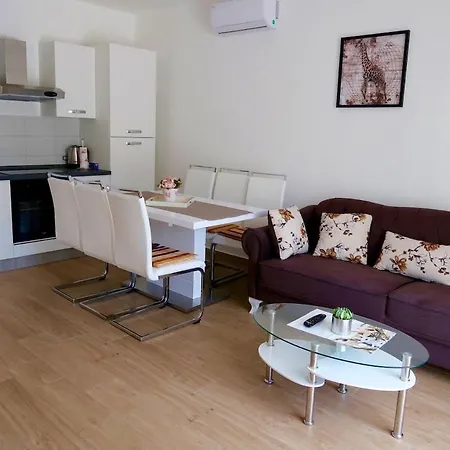 Modern & Bright, 150 M From The Sea בית נופש